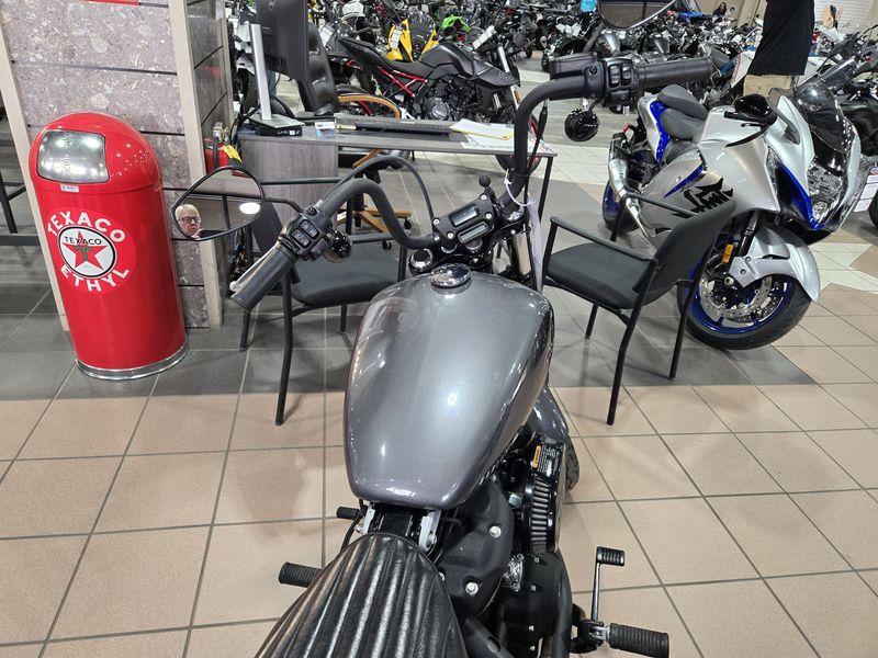 2022 HARLEY SOFTAIL STREET BOB 114 Image 13