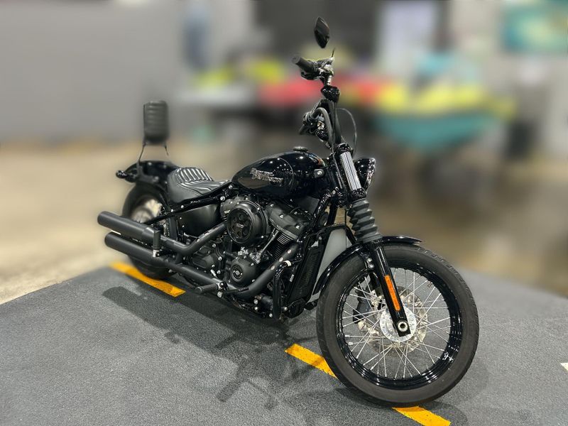 Used 2019 Harley-Davidson SOFT TAIL STREET BOB Image 16