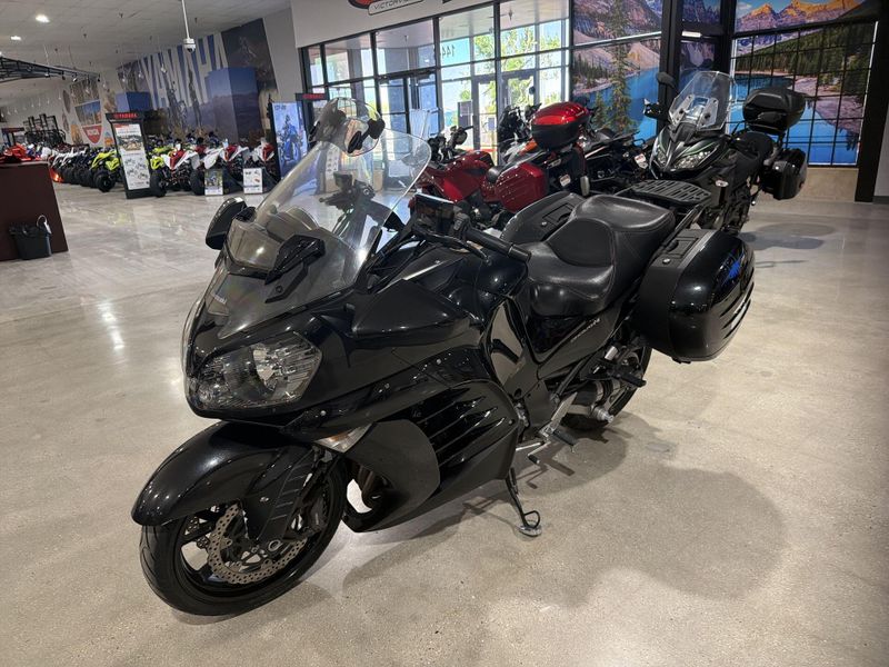 Used 2015 Kawasaki CONCOURS 14 ABS  in a BLACK exterior color. Victorville Del Amo Motorsports 760-241-7387 delamomotorsportsofvictorville.com 