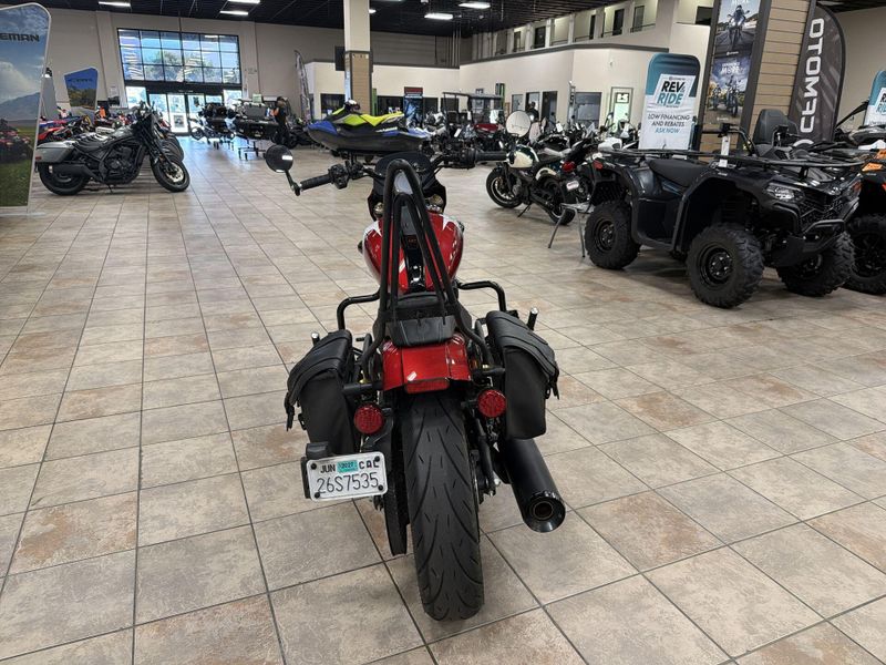 Used 2025 Indian Motorcycle 101 SCOUT WHITE MTLC WGRFX TEC Image 16