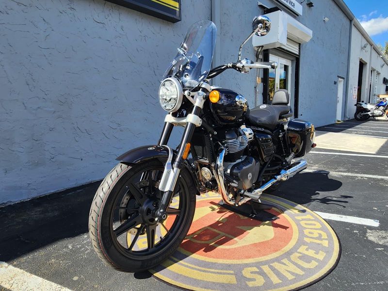 New 2024 Royal Enfield SUPER METEOR Image 3