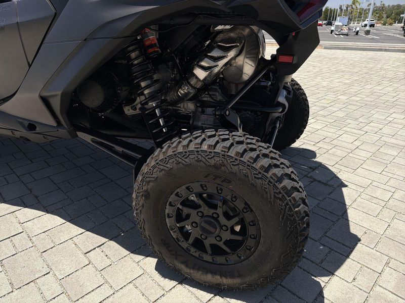 New 2026 Can-Am MAVERICK R MAX X RS 999T DCT Image 21