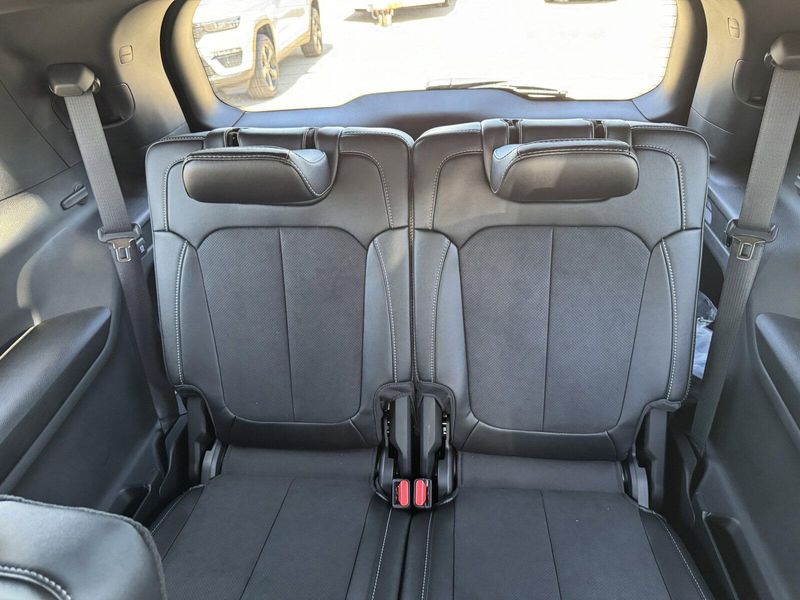 2024 Jeep Grand Cherokee L Altitude XImage 16