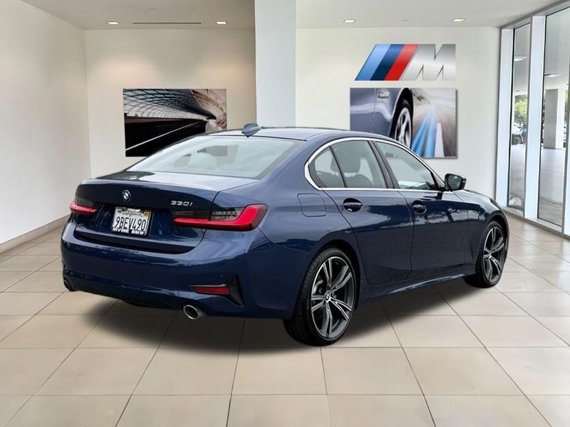 2022 BMW 3 Series 330iImage 5