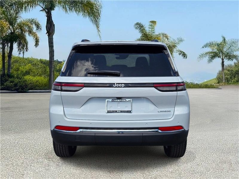 New 2026 Jeep Grand Cherokee Laredo 4x2