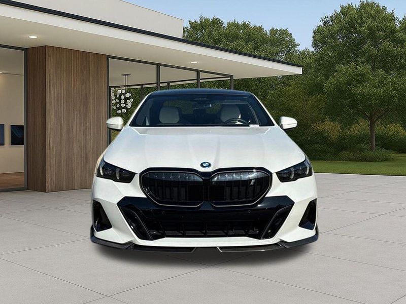 Used 2025 BMW i5 xDrive40Image 4