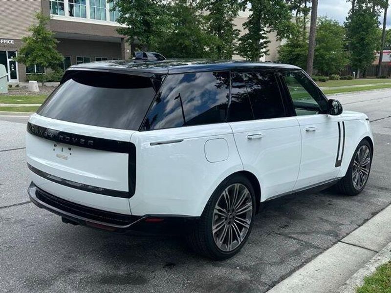 2024 Land Rover Range Rover SE