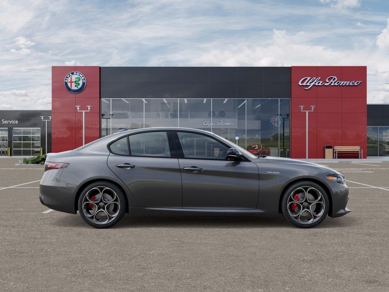 New 2025 Alfa Romeo Giulia RwdImage 38