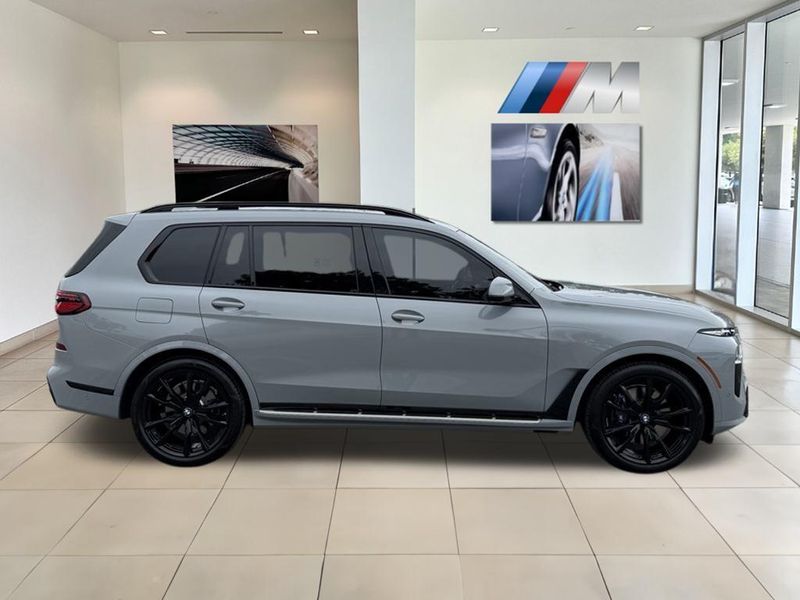 2023 BMW X7 xDrive40iImage 5