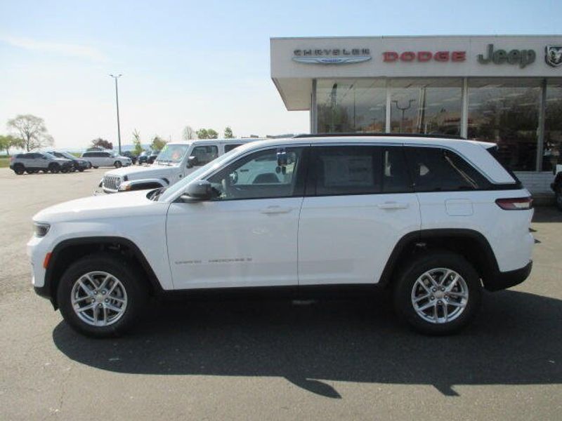 2025 Jeep Grand Cherokee Laredo X 4x4Image 14