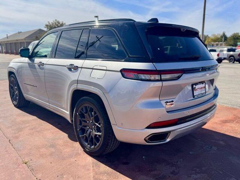 New 2025 Jeep Grand Cherokee Summit Reserve 4x4Image 8