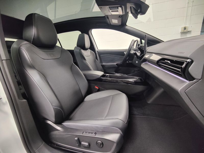 2023 Volkswagen ID.4 Pro S Plus AWD 82kW w/Glass RoofImage 5