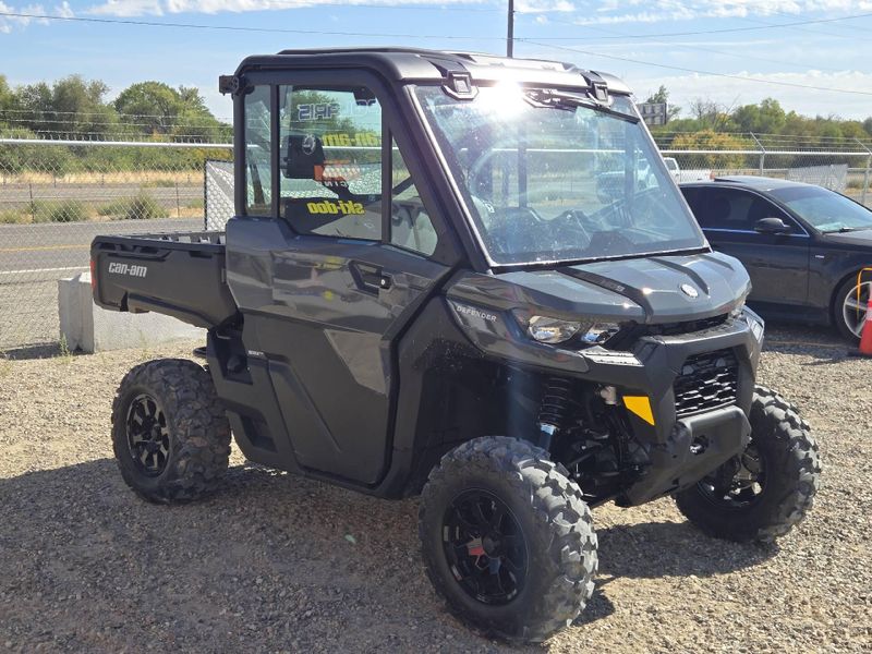 New 2027 Can-Am DEFENDER DPS CAB HD9 Image 4