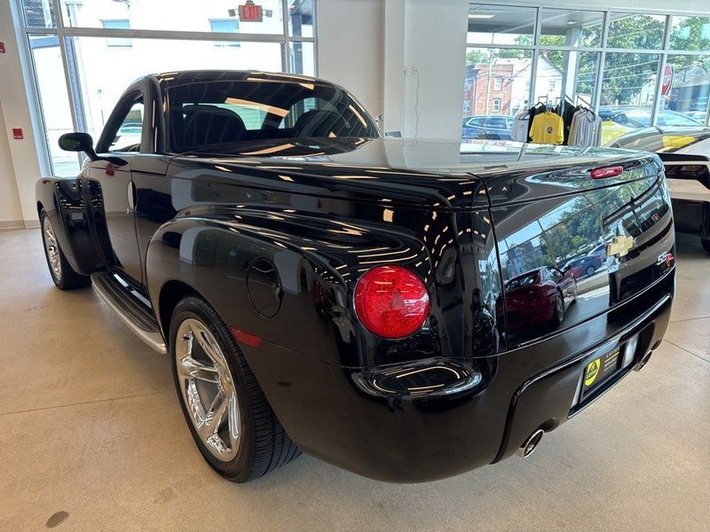 2005 Chevrolet SSR RoadsterImage 12