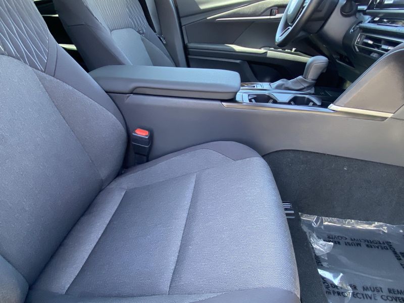 2025 Toyota Camry LEImage 10