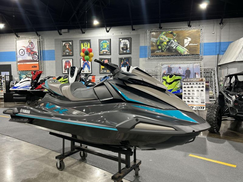 2023 Yamaha VX CRUISER  in a CARBON/TITAN exterior color. Del Amo Motorsports of Redondo Beach (424) 390-7811 delamomotorsports.com 
