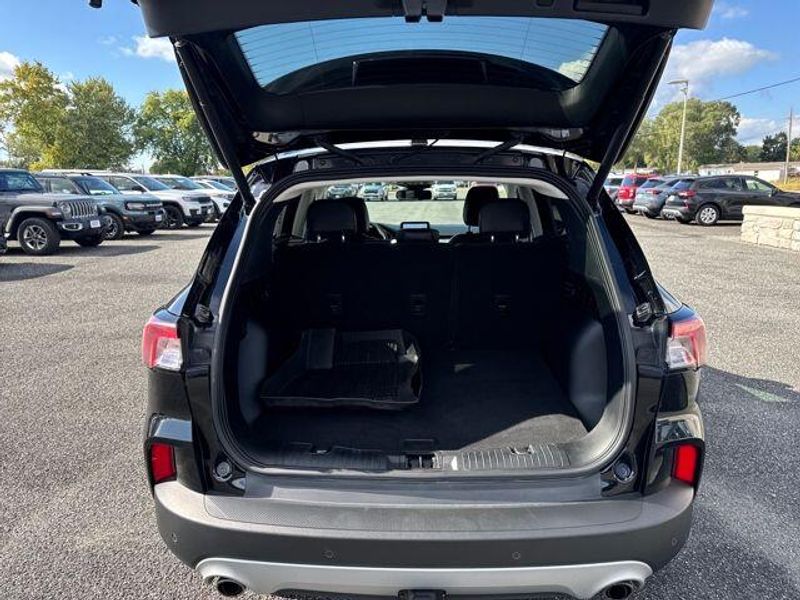 2021 Ford Escape Titanium photo 6