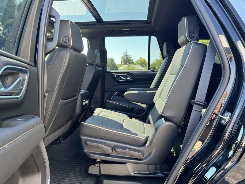2023 Gmc Yukon SLT photo 38