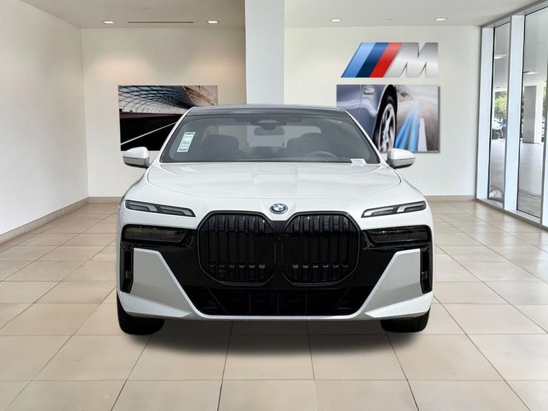 2025 BMW i7 eDrive50Image 3