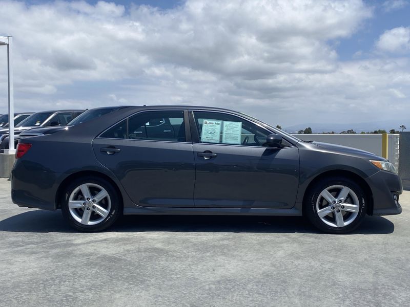 2012 Toyota Camry SEImage 2