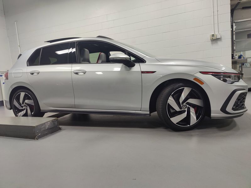 2022 Volkswagen Golf GTI SE w/Sunroof/Leather PkgImage 3