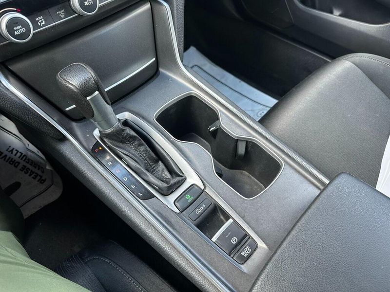 2021 Honda Accord LXImage 6