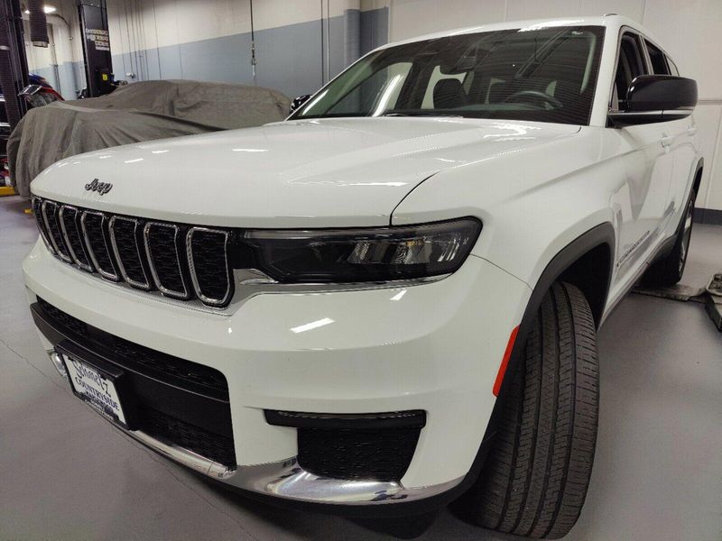 2021 Jeep Grand Cherokee L Limited V6 4x4 w/NavImage 11