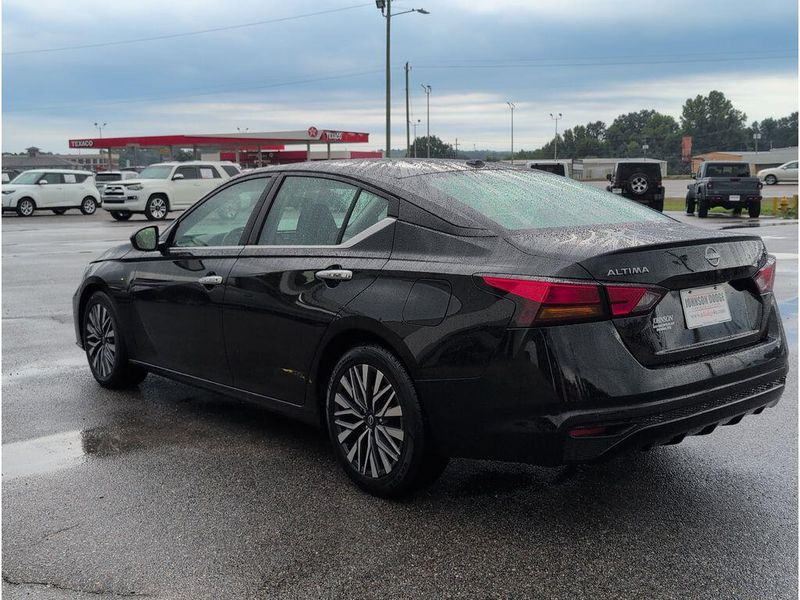 Used 2023 Nissan Altima 2.5 SVImage 3
