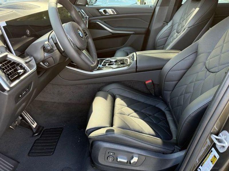 New 2026 BMW X5 sDrive40iImage 17