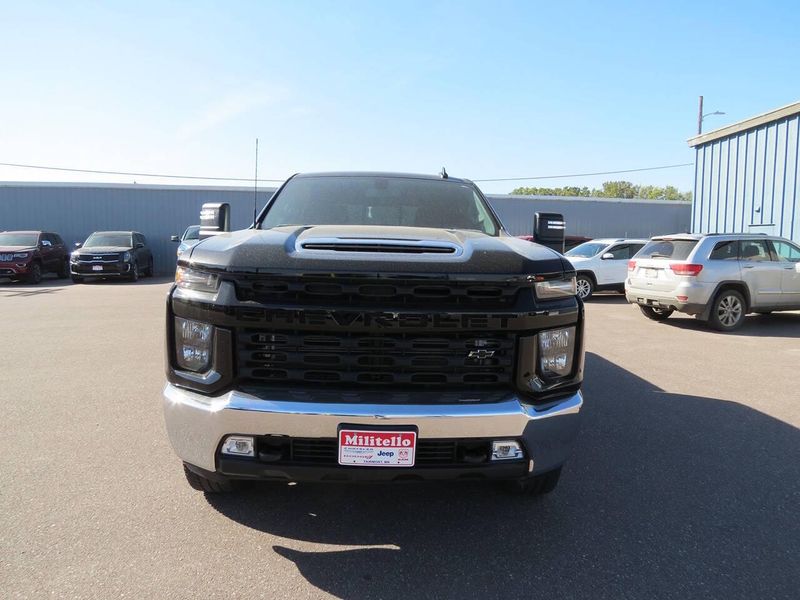 Used 2022 Chevrolet Silverado 2500HD LT 4x4 4dr Crew Cab SBImage 3