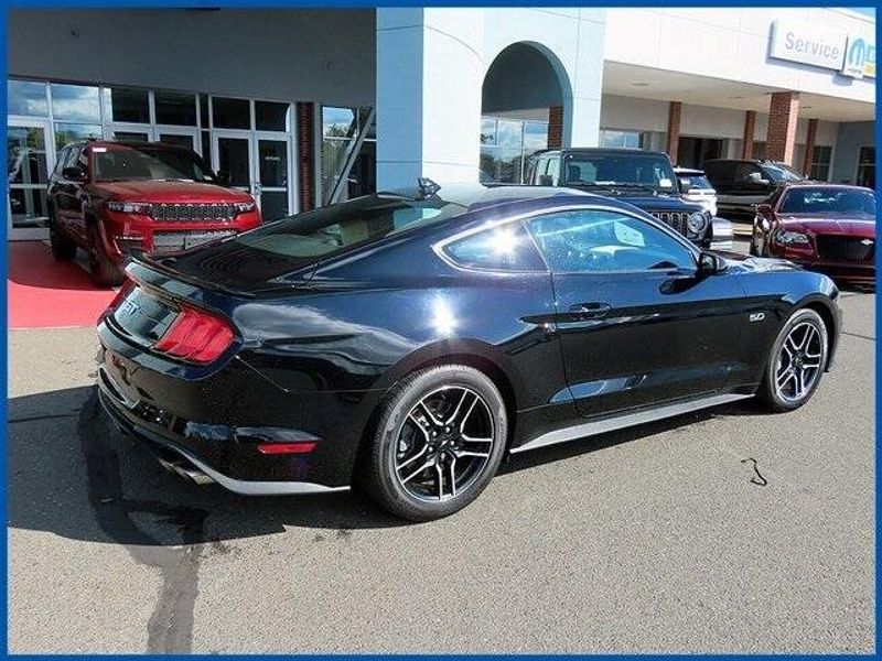 2022 Ford Mustang GT Premium photo 7