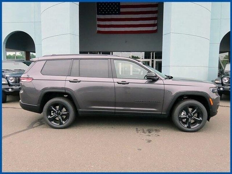 2025 Jeep Grand Cherokee LimitedImage 2