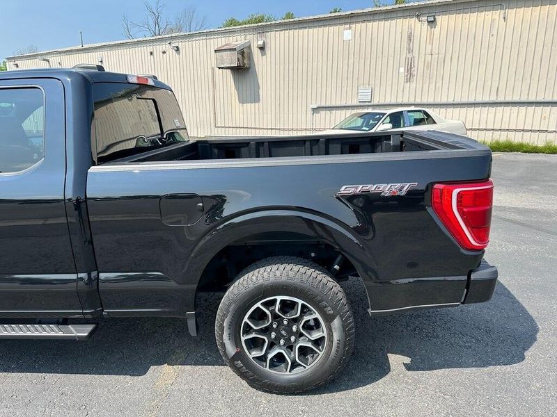 2023 Ford F-150 XLT photo 17