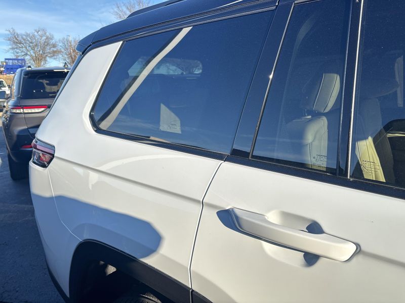 New 2025 Jeep Grand Cherokee L Limited 4x4Image 7