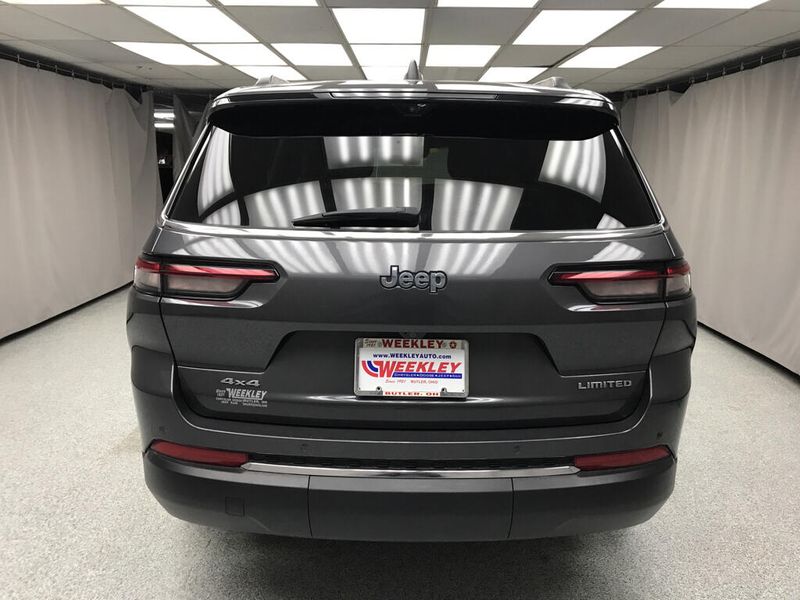 Used 2023 Jeep Grand Cherokee L LimitedImage 3