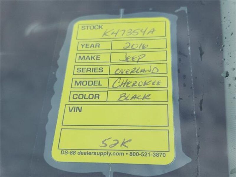 2016 Jeep Cherokee OverlandImage 33