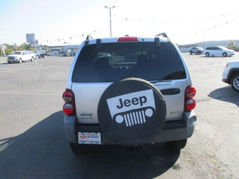 Used 2007 Jeep Liberty SportImage 8