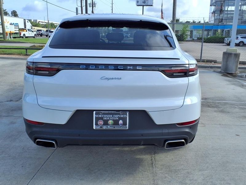 2022 Porsche Cayenne Coupe BaseImage 14