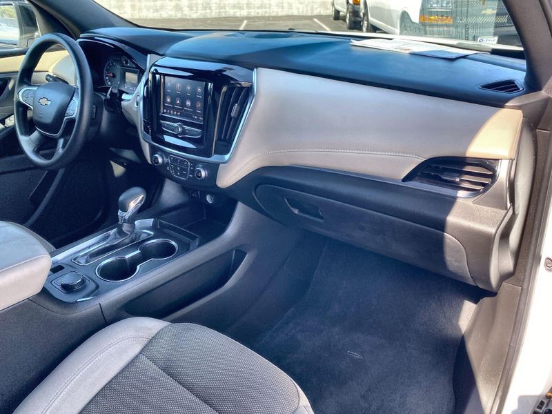Used 2022 Chevrolet Traverse LSImage 28