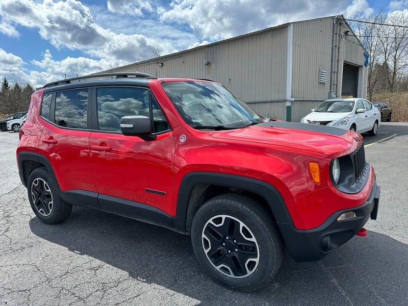 2016 Jeep Renegade TrailhawkImage 1