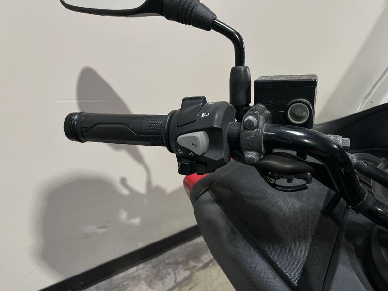 Used 2015 Honda FORZA Base Image 12