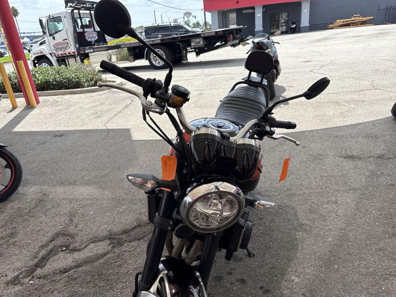 Used 2018 Kawasaki Z900RS Image 12