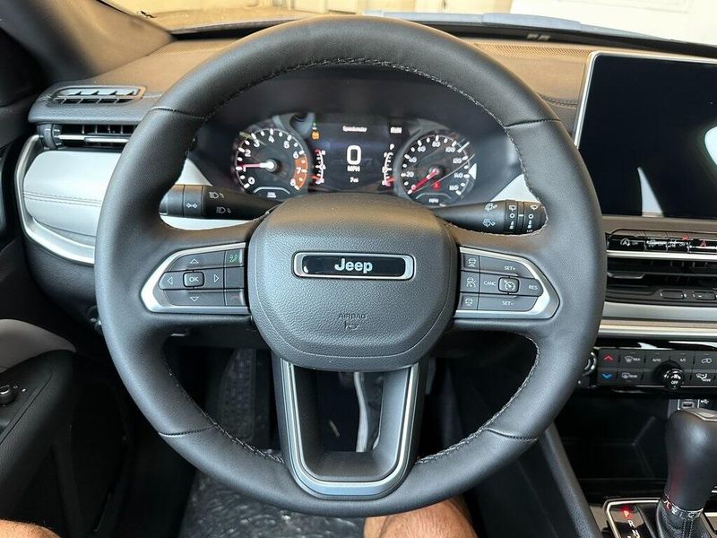 2024 Jeep Compass Limited 4x4Image 2