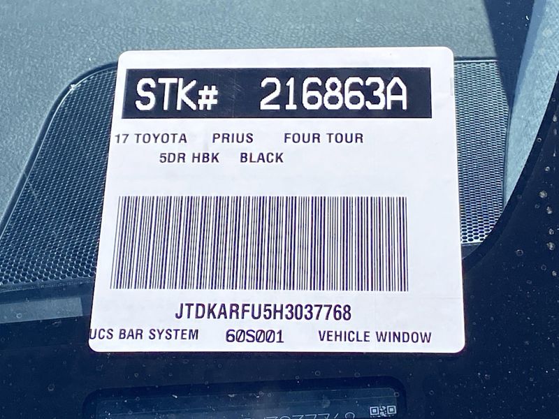 2017 Toyota Prius Image 31