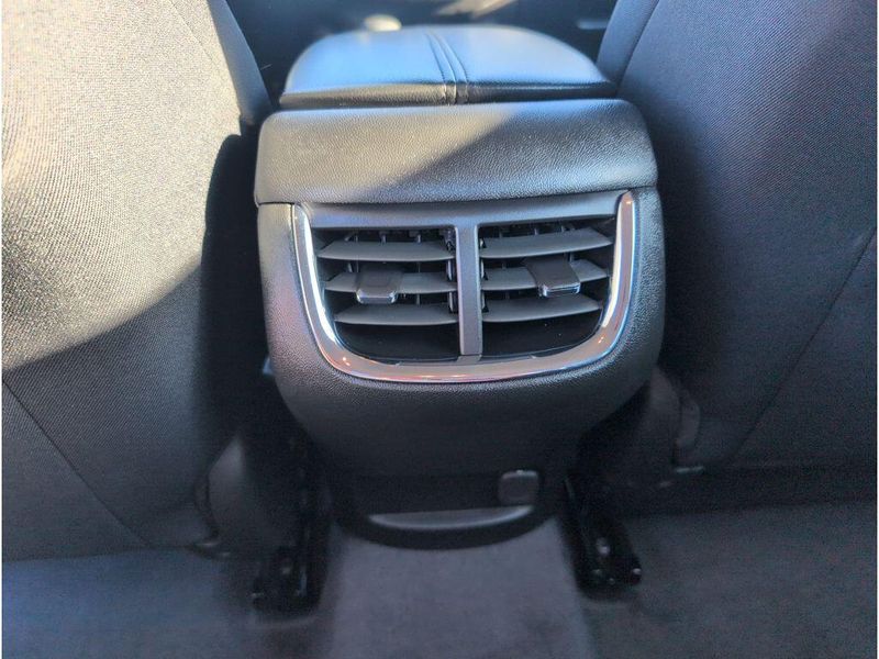 Used 2023 Chevrolet Malibu LTImage 31