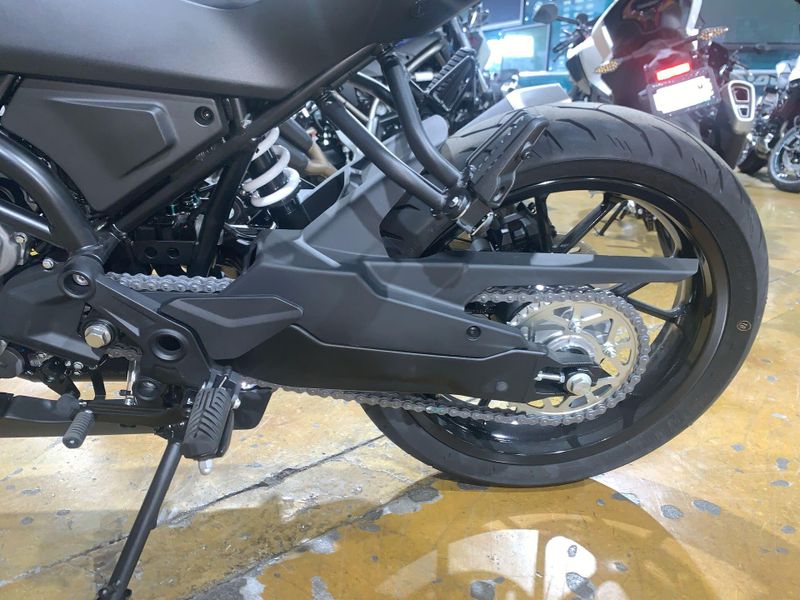 New 2025 CFMOTO 300SS Image 11