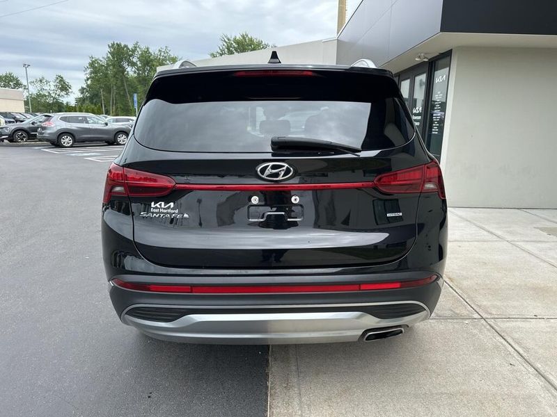 2022 Hyundai Santa Fe SELImage 6