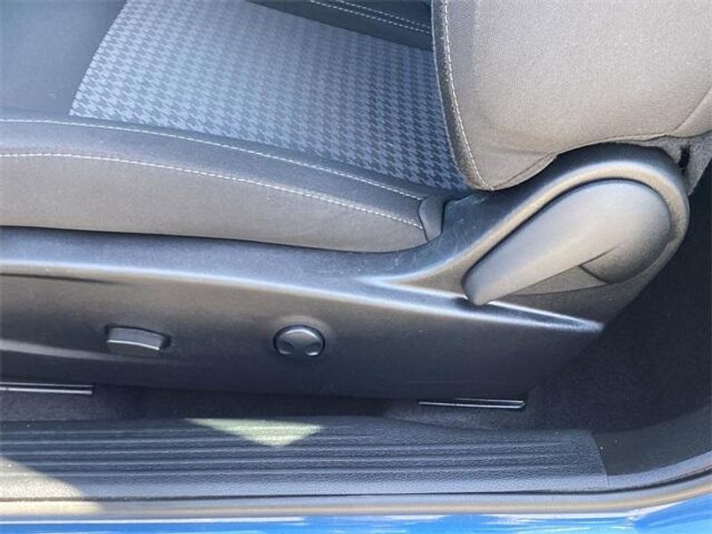 2022 Dodge Challenger SXTImage 19