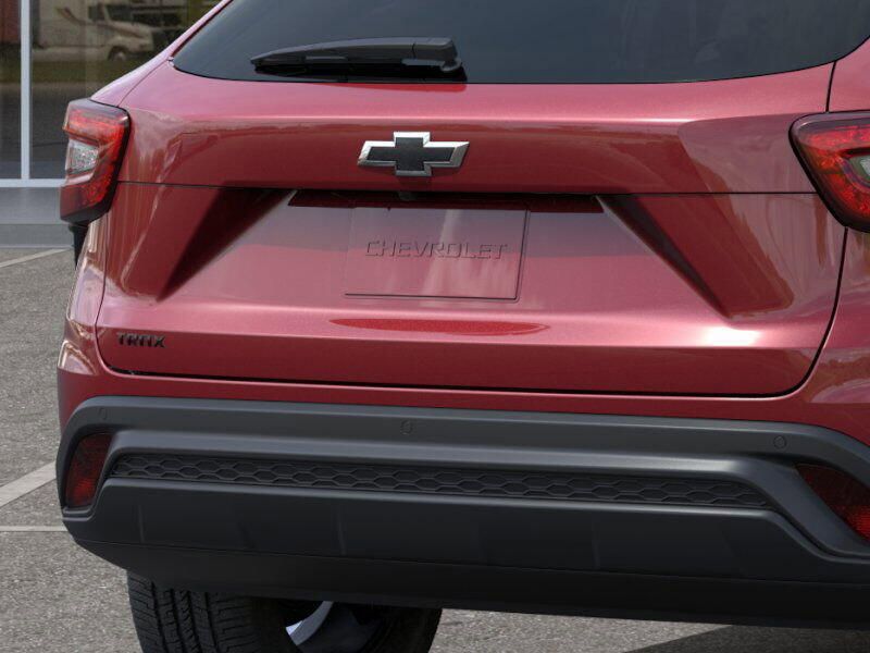 New 2025 Chevrolet Trax LSImage 14
