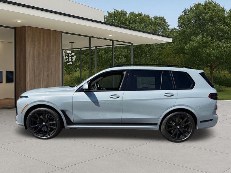 New 2026 BMW X7 xDrive40iImage 13